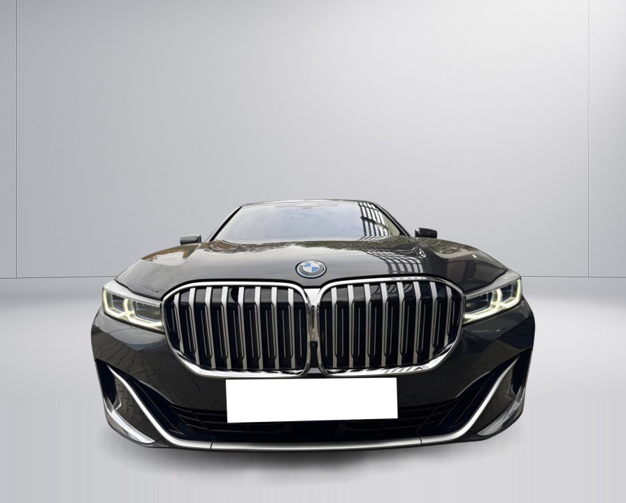 BMW Seria 7 745Le xDrive (2)