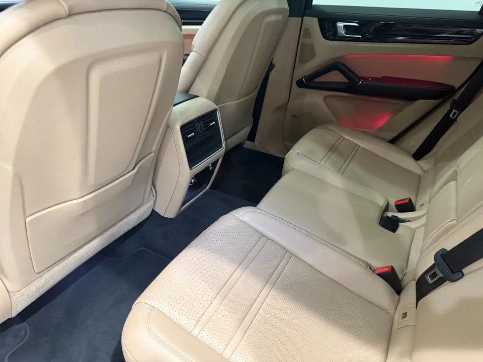 Porsche Cayenne Coupe E-Hybrid - foto 17