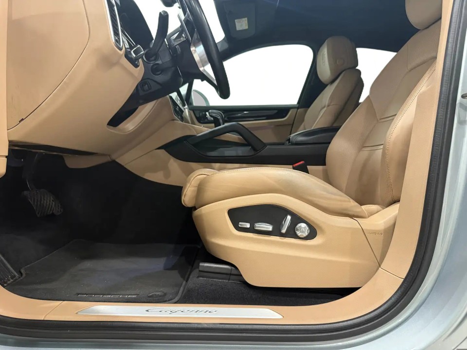 Porsche Cayenne Coupe E-Hybrid - foto 18