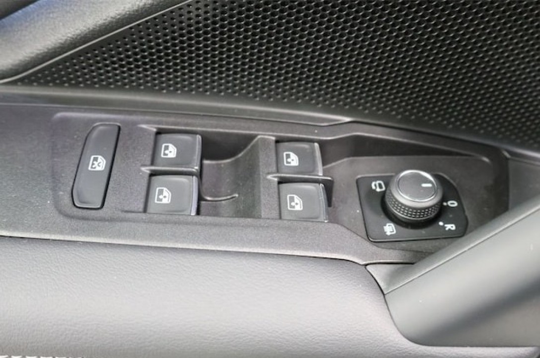 Volkswagen Tiguan R-Line 2.0 TDI DSG 4MOTION - foto 22