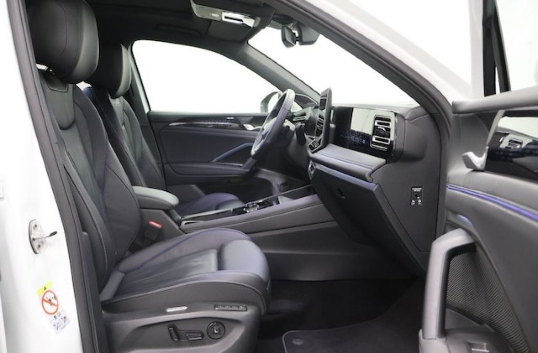 Volkswagen Tiguan R-Line 2.0 TDI DSG 4MOTION - foto 9