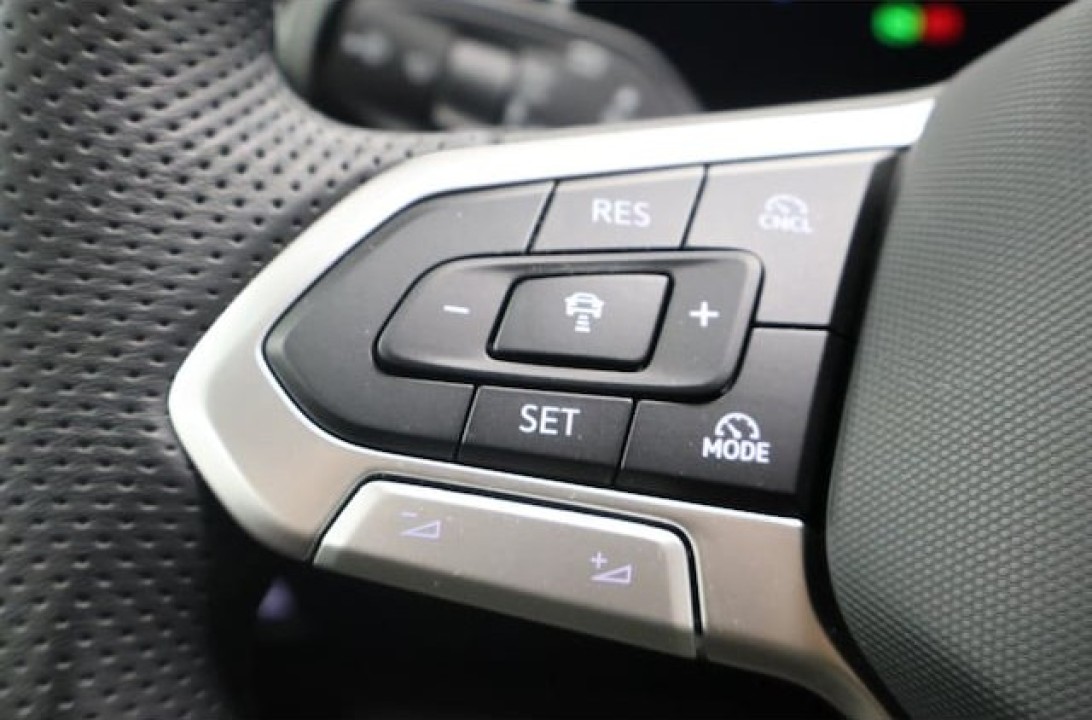 Volkswagen Tiguan R-Line 2.0 TDI DSG 4MOTION - foto 14