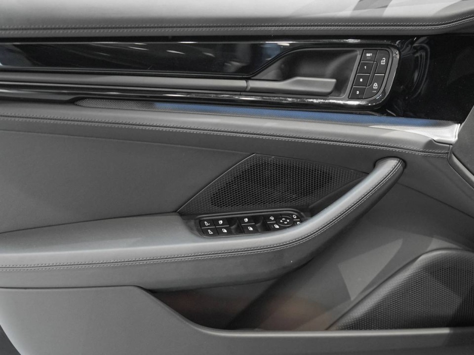 Porsche Panamera 4 - foto 22