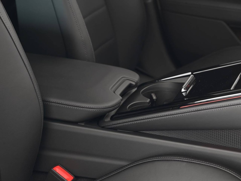 Porsche Panamera 4 - foto 16