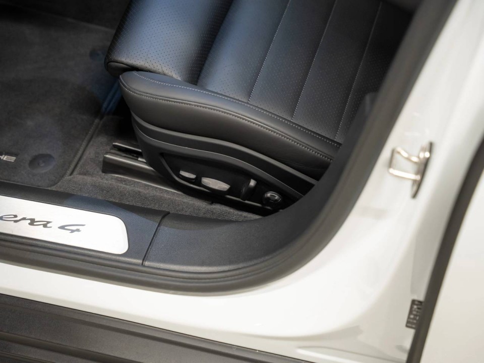 Porsche Panamera 4 - foto 19