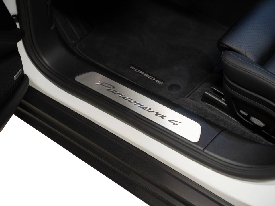 Porsche Panamera 4 - foto 27