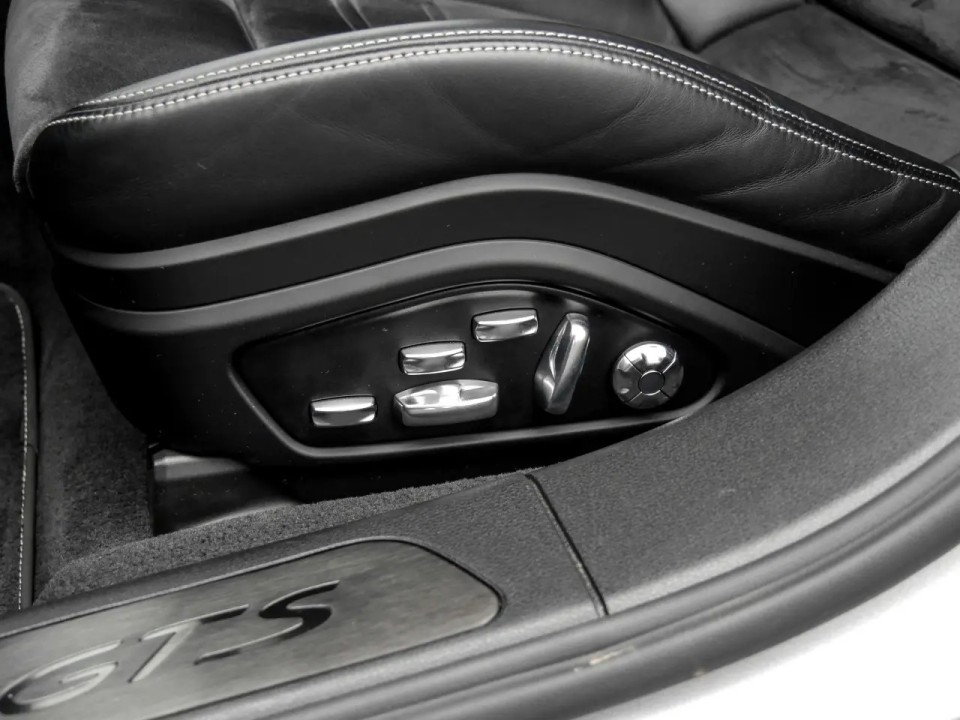 Porsche Panamera GTS - foto 18