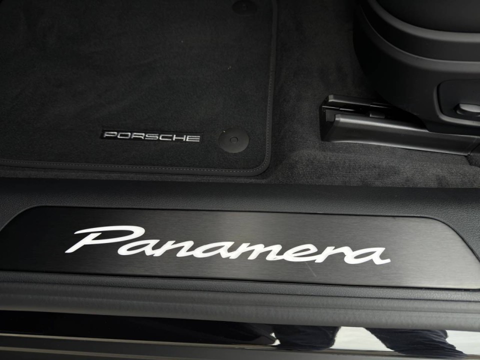 Porsche Panamera - foto 18