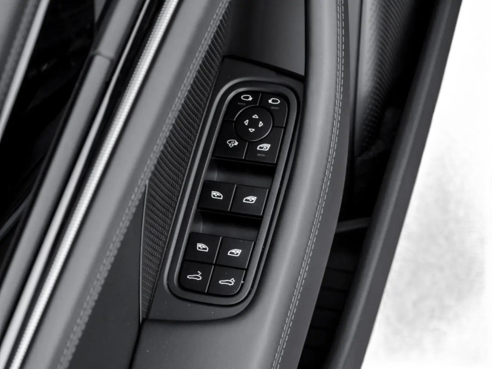 Porsche Panamera - foto 16