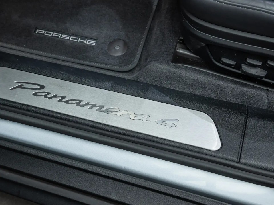 Porsche Panamera 4 E-Hybrid - foto 21