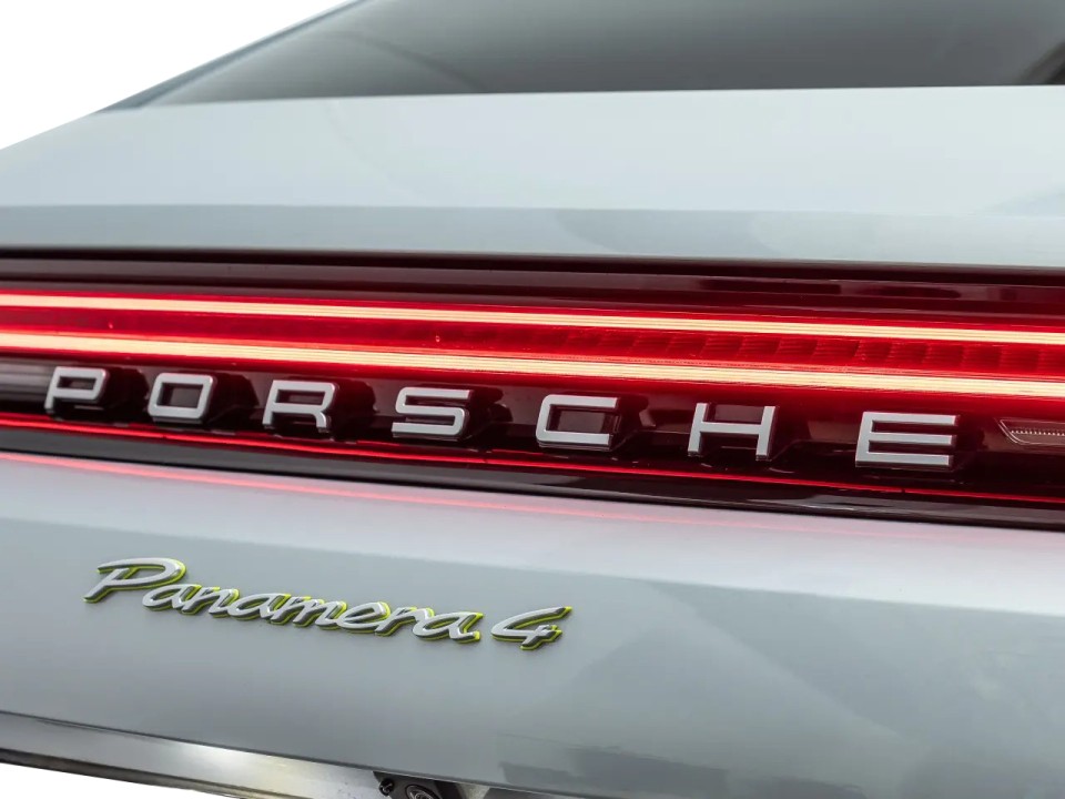 Porsche Panamera 4 E-Hybrid - foto 25