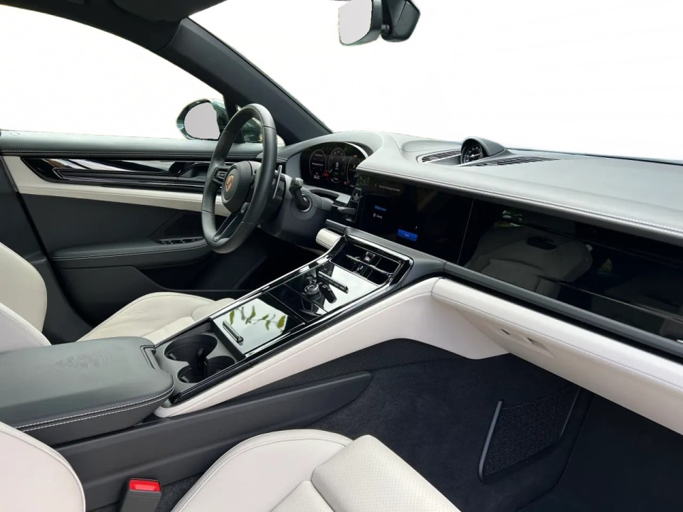 Porsche Panamera 4 E-Hybrid - foto 12