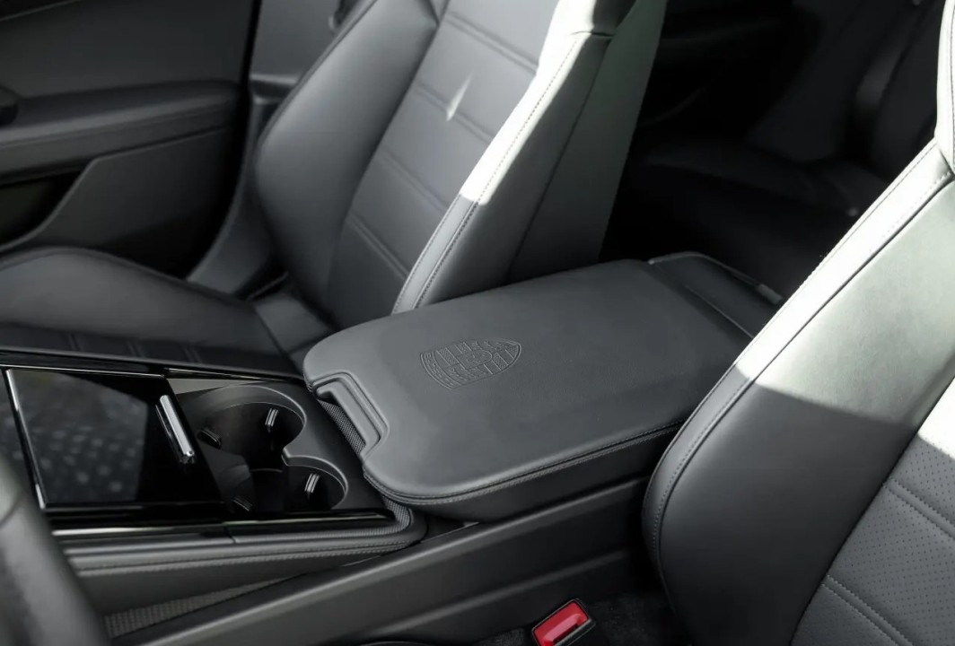 Porsche Panamera 4 E-Hybrid - foto 23