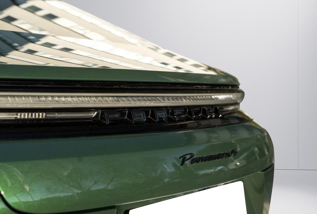 Porsche Panamera 4 E-Hybrid - foto 31