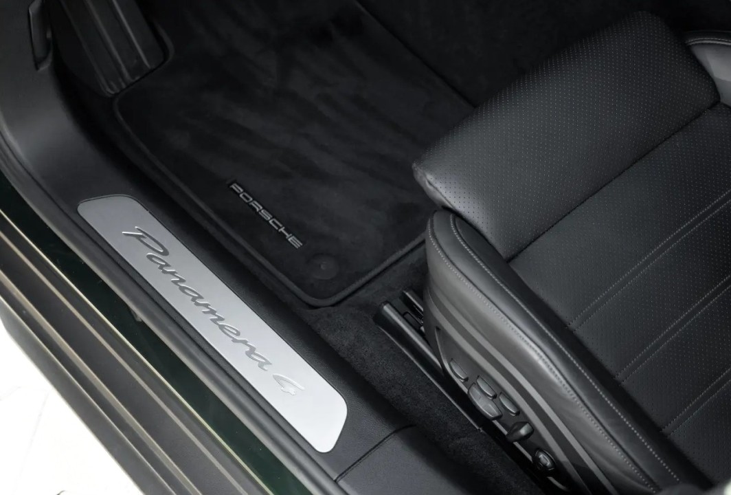 Porsche Panamera 4 E-Hybrid - foto 28