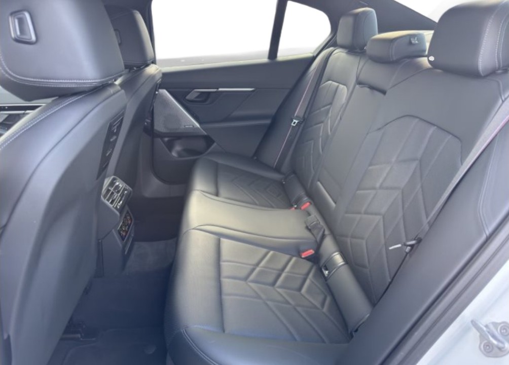 BMW Seria 5 540d xDrive M-Sport - foto 9