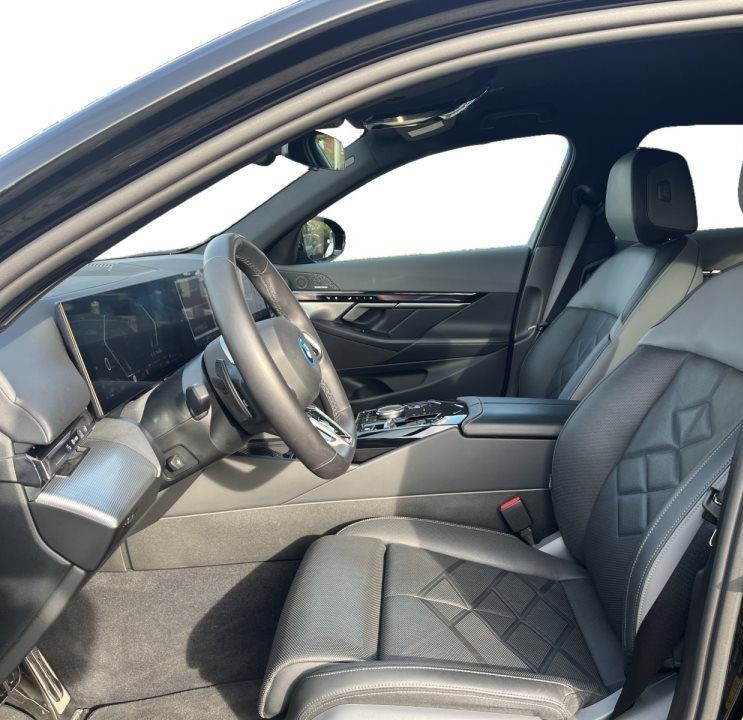 BMW Seria 5 550e xDrive - foto 8