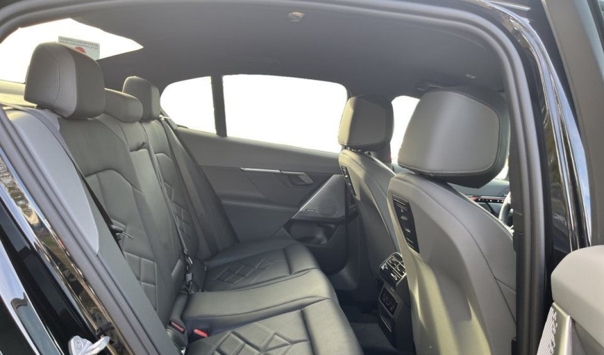 BMW Seria 5 550e xDrive - foto 10