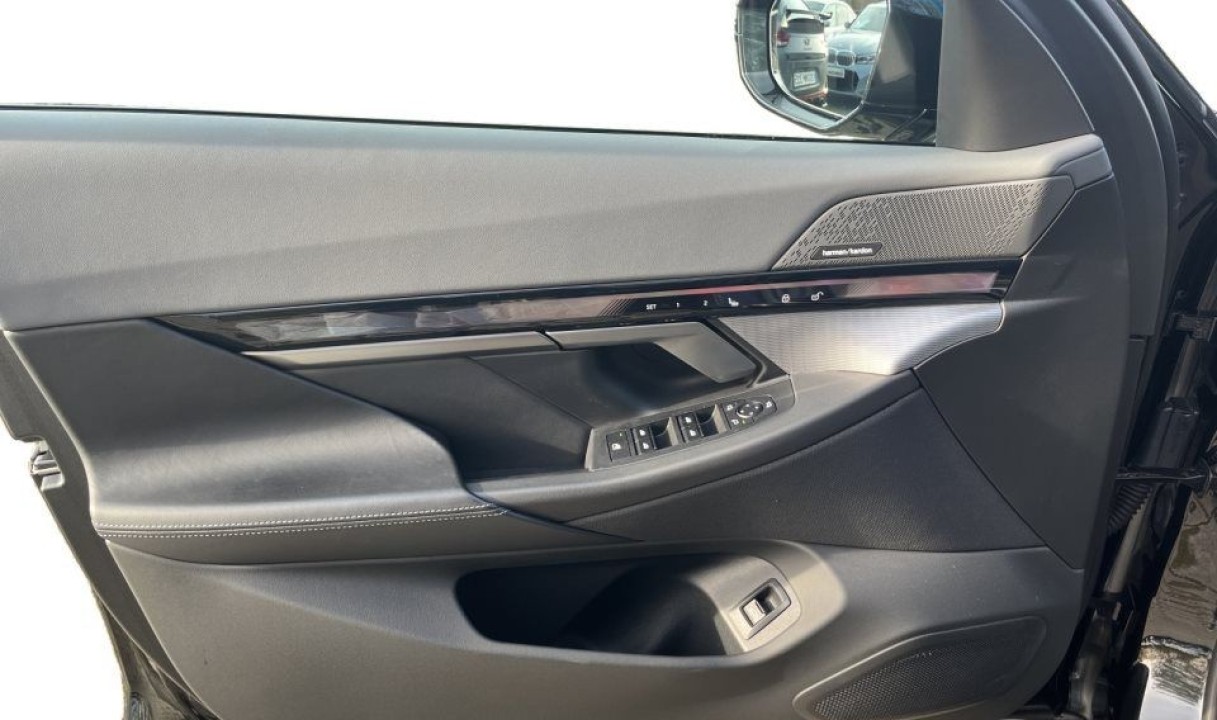 BMW Seria 5 550e xDrive - foto 15