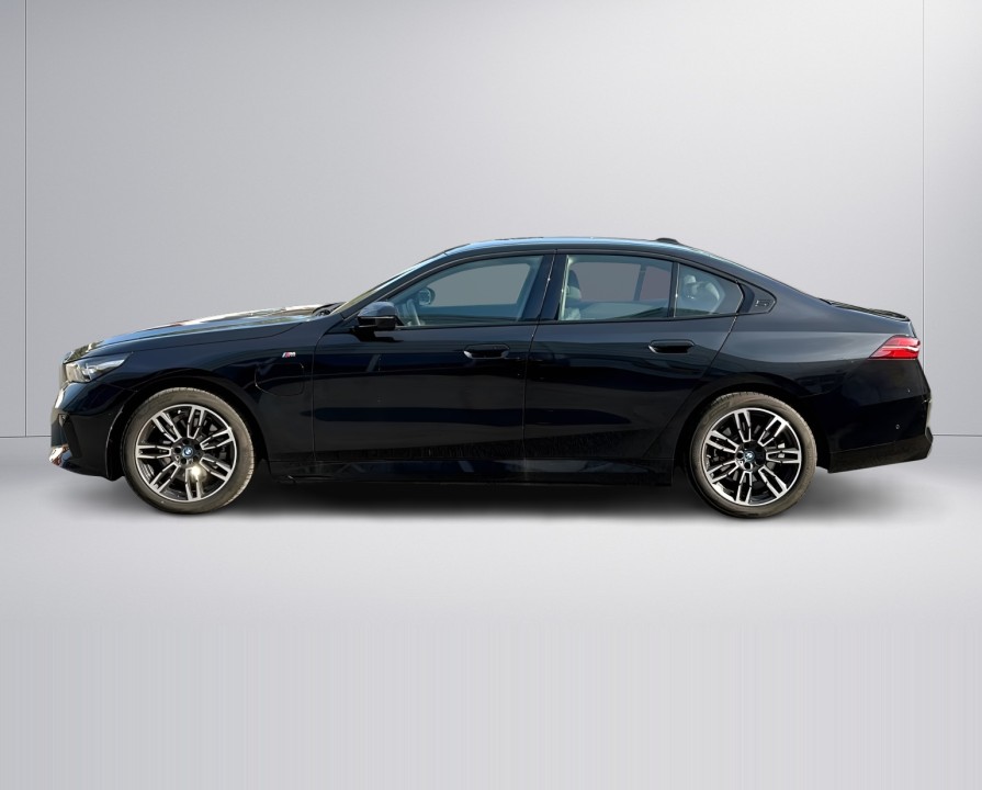 BMW Seria 5 530e xDrive M-Sport (4)