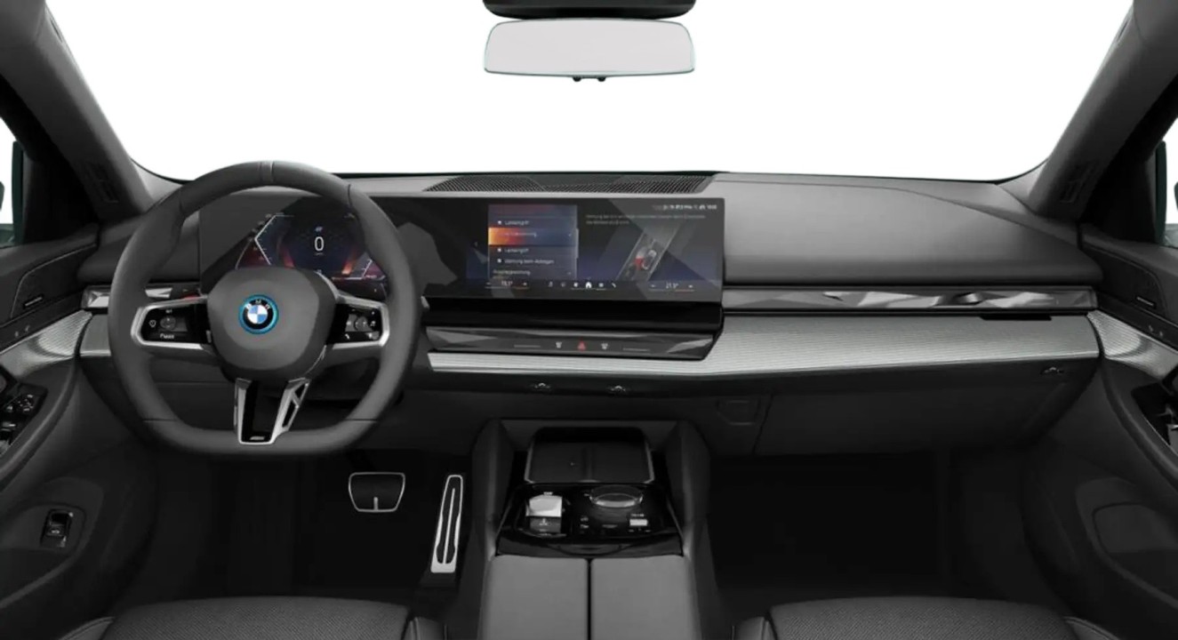 BMW Seria 5 550e xDrive (4)