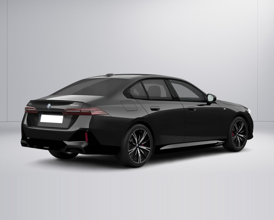 BMW Seria 5 550e xDrive (2)