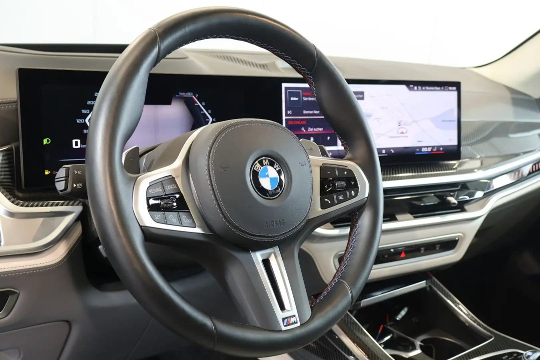 BMW X7 M60i - foto 8