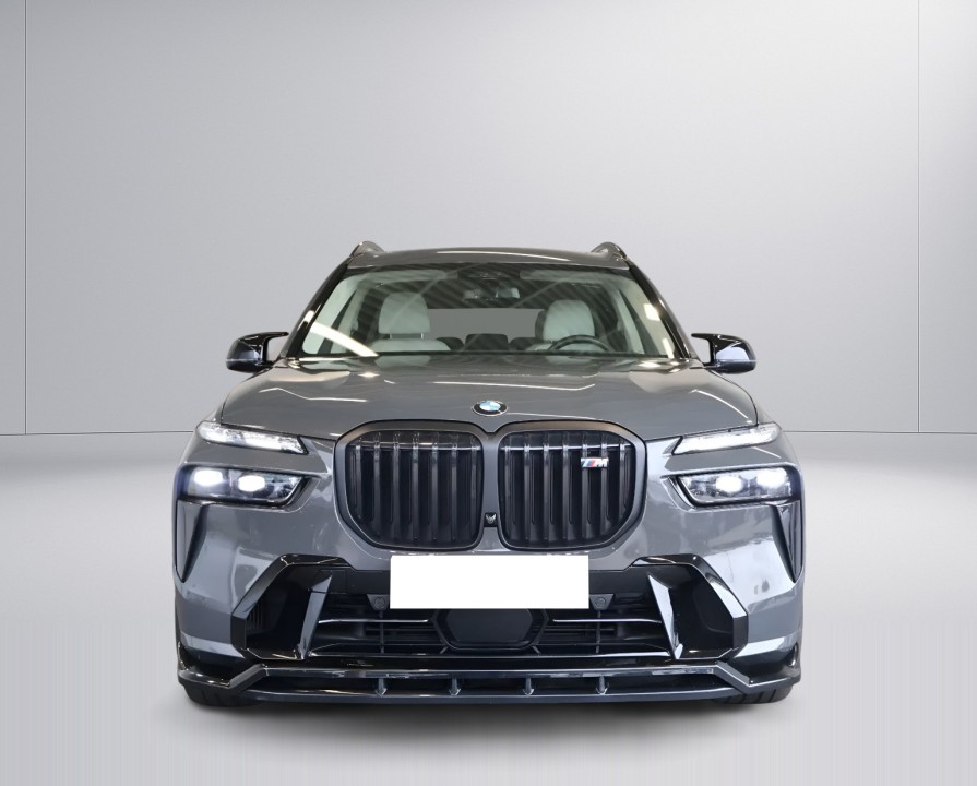 BMW X7 M60i - foto 6