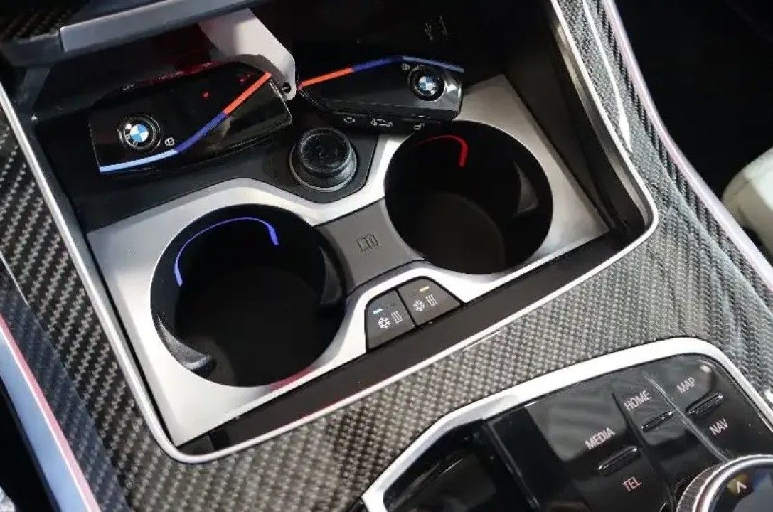 BMW X7 M60i - foto 12