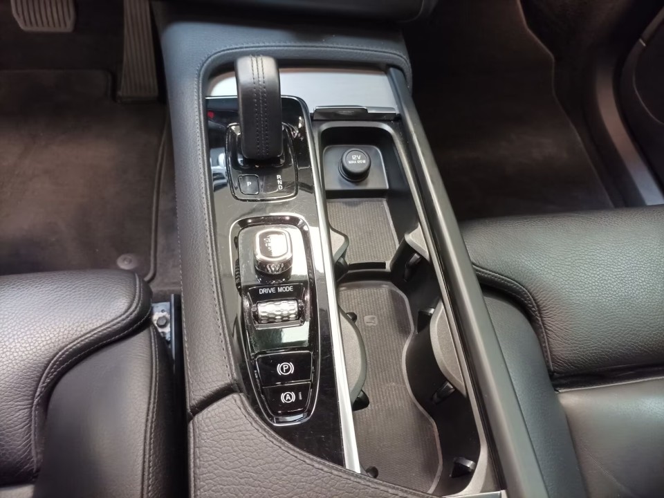 Volvo XC 90 T8 Recharge AWD R-Design - foto 10