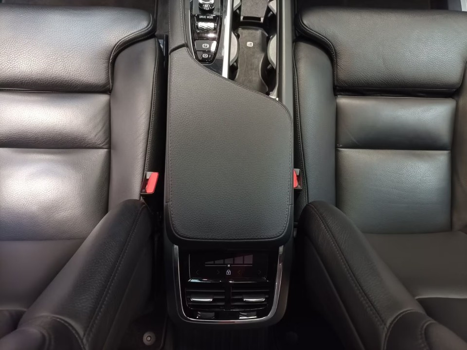 Volvo XC 90 T8 Recharge AWD R-Design - foto 11