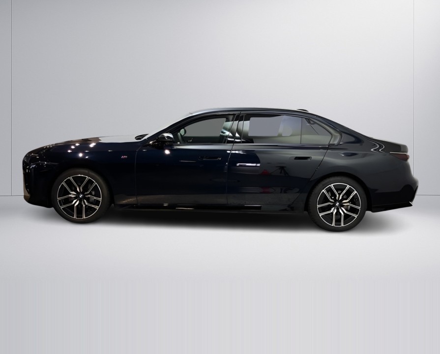 BMW Seria 7 740d xDrive M-Sport (2)