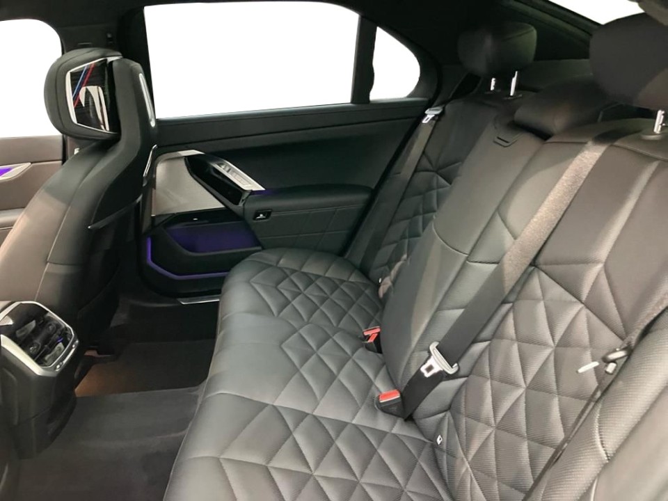 BMW Seria 7 740d xDrive M-Sport - foto 16