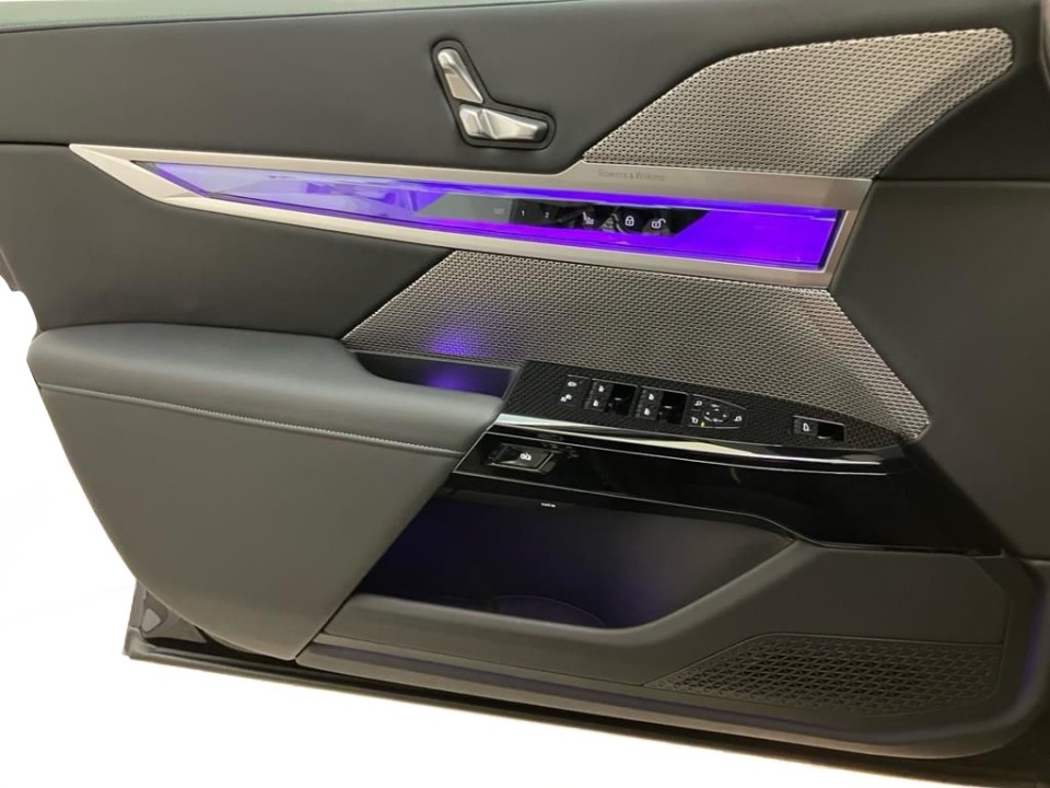 BMW Seria 7 740d xDrive M-Sport - foto 18