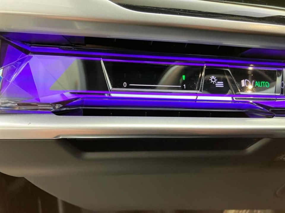 BMW Seria 7 740d xDrive M-Sport - foto 13