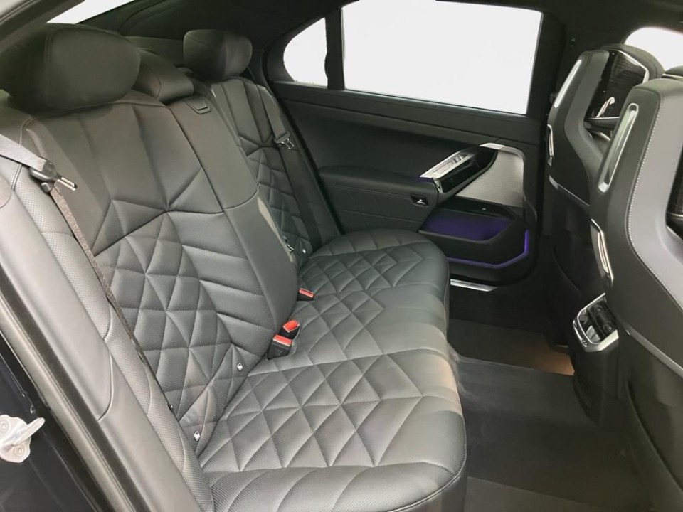 BMW Seria 7 740d xDrive M-Sport - foto 15