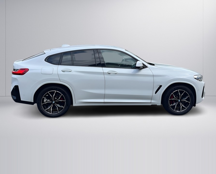 BMW X4 xDrive20i M-Sport (2)