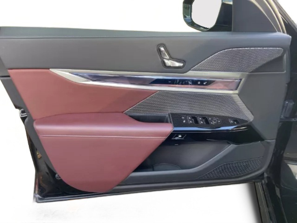 BMW Seria 7 740d xDrive - foto 6