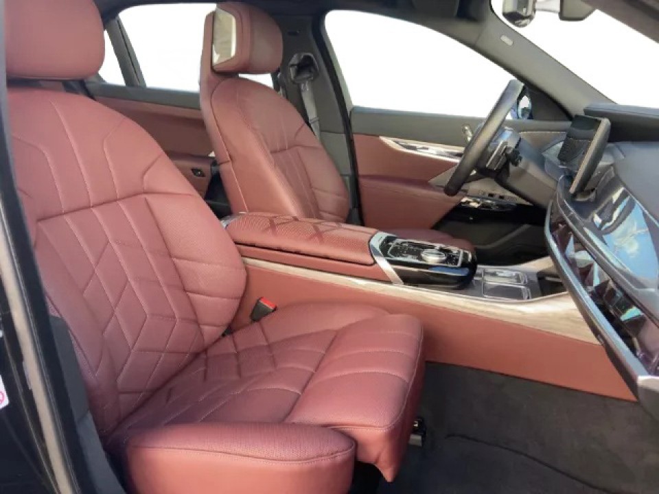 BMW Seria 7 740d xDrive - foto 10