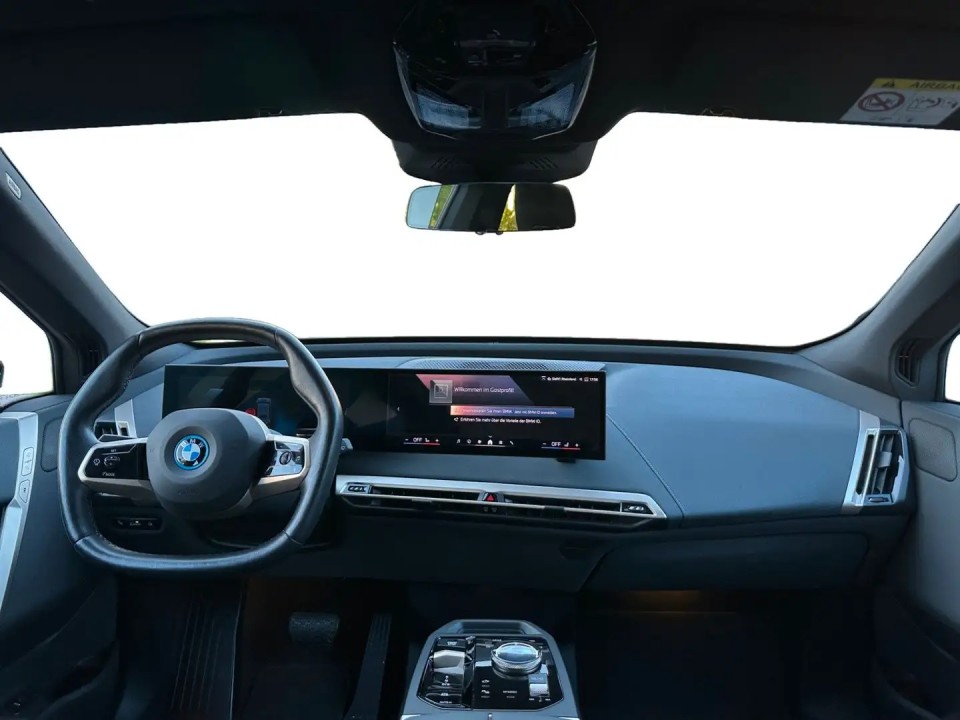 BMW iX xDrive40 - foto 11