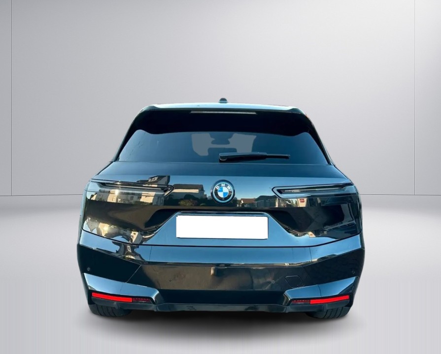BMW iX xDrive40 (4)