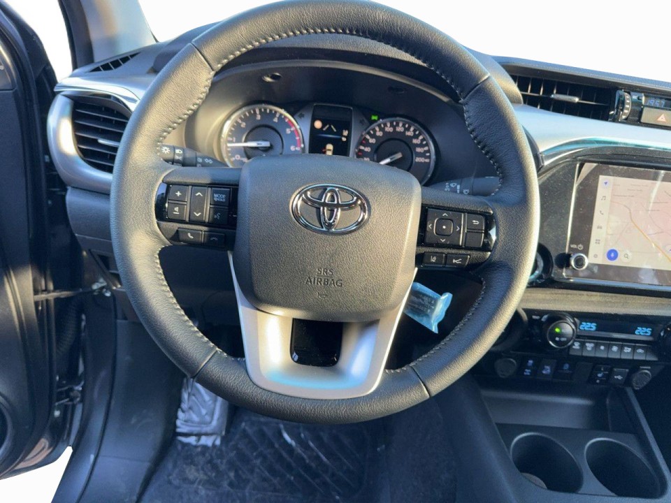 Toyota Hilux 2.4D Comfort - foto 8