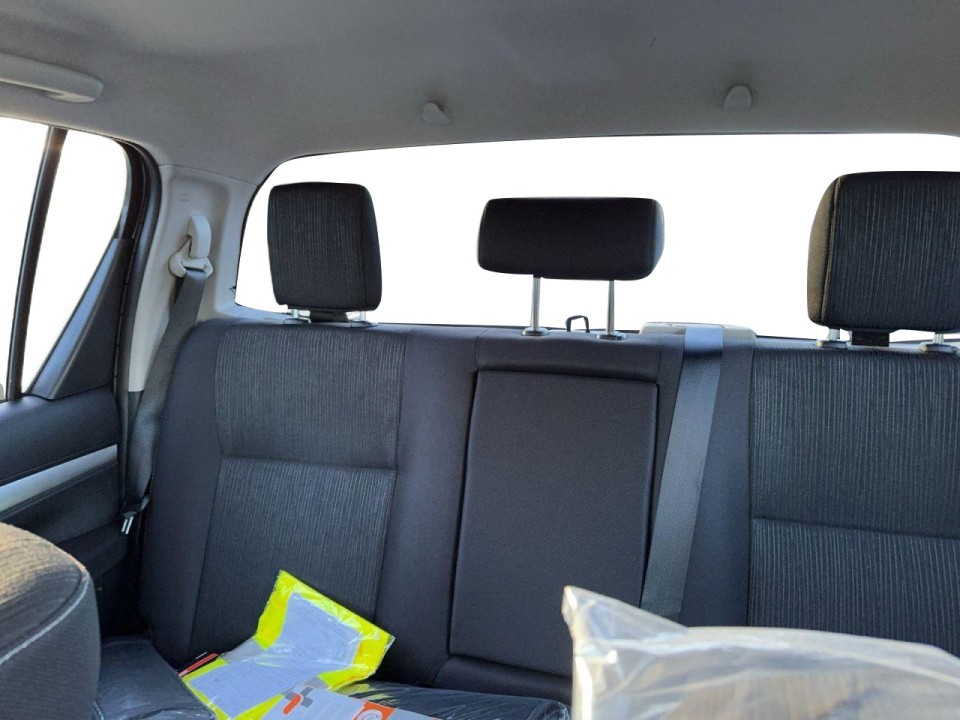 Toyota Hilux 2.4D Comfort - foto 7