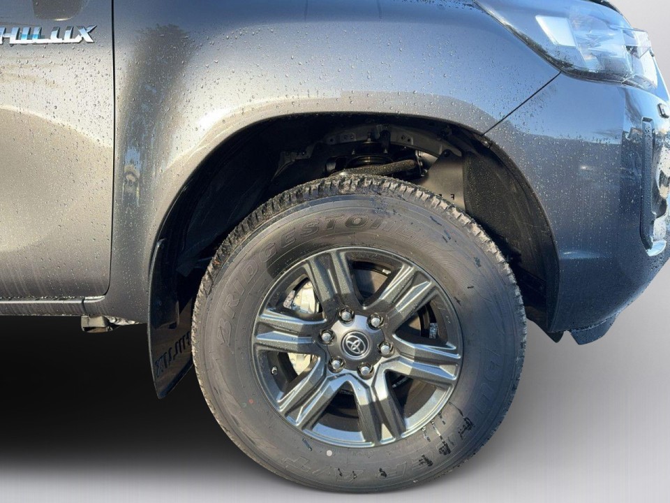 Toyota Hilux 2.4D Comfort - foto 11