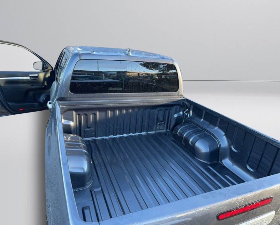 Toyota Hilux 2.4D Comfort - foto 10