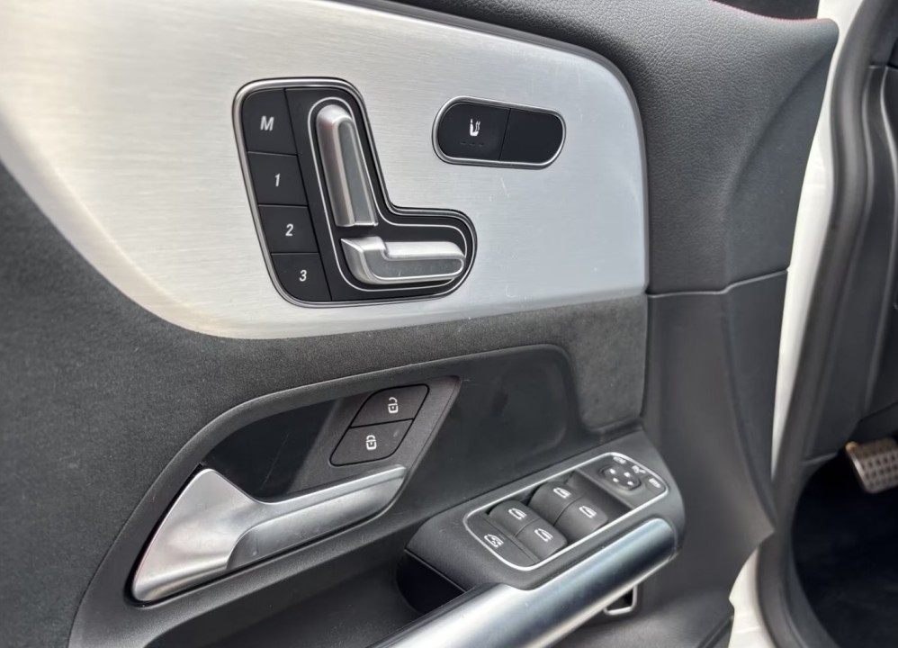 Mercedes-Benz GLA 250e AMG - foto 15