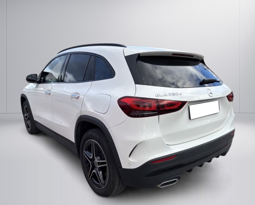 Mercedes-Benz GLA 250e AMG (5)