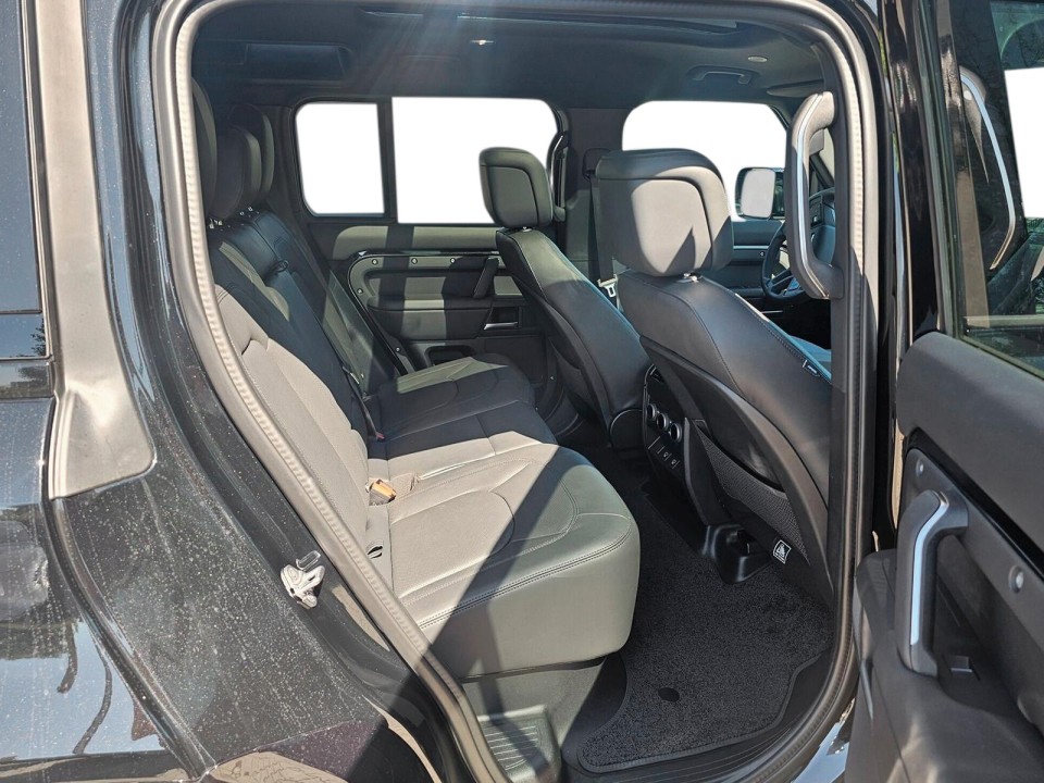 Land Rover Defender D300 X-Dynamic HSE - foto 7