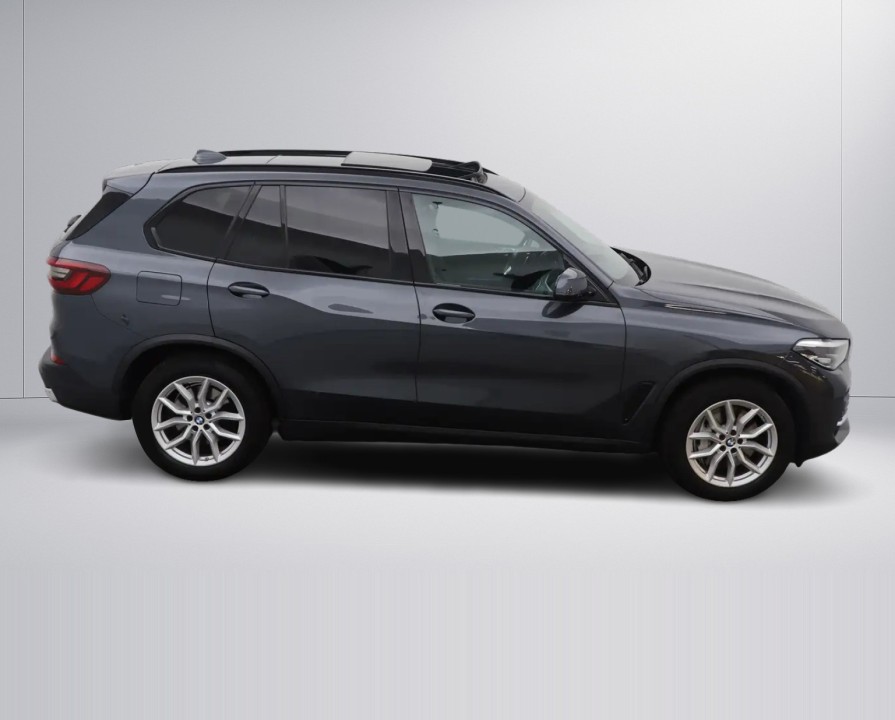 BMW X5 xDrive45e (3)