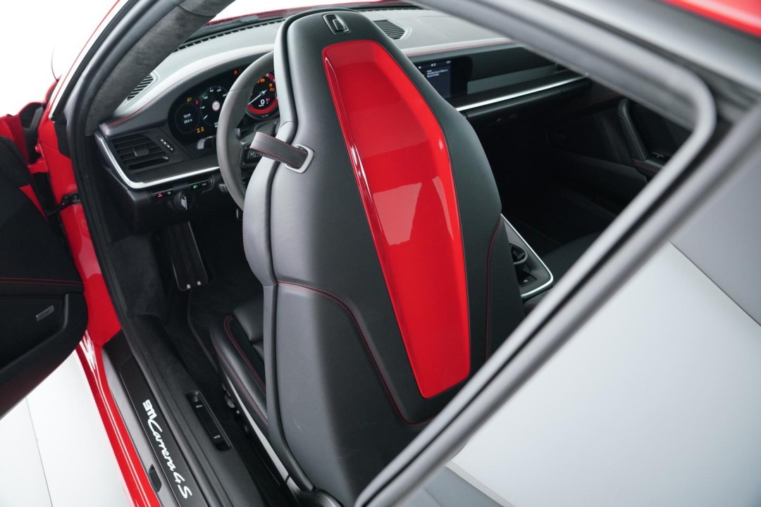 Porsche 911 Carrera 4S - foto 15